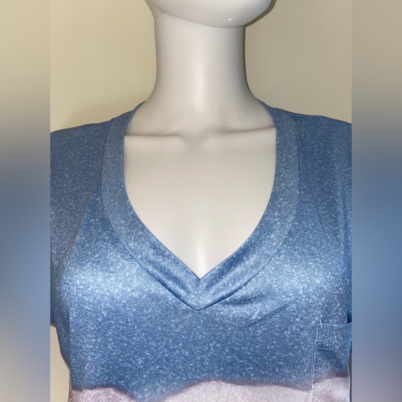 JustFashionNow Short Sleeve V Neck Jersey MultiColor Ombré Large Pocket NWT - Picture 2 of 8